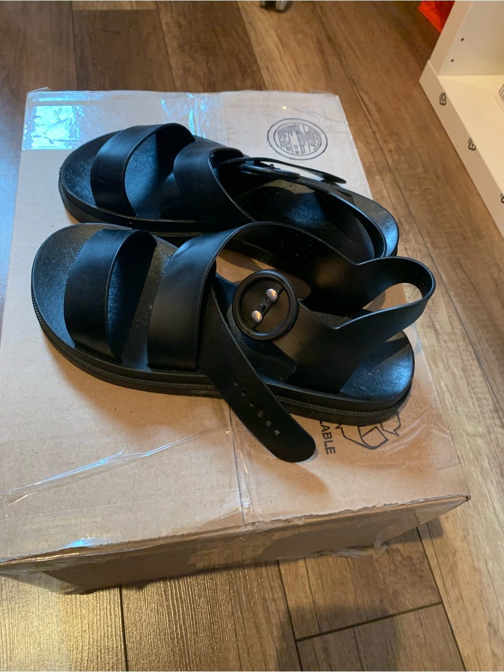 Black Women’s Strapped Sandals with Round Buckle